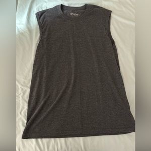 Medium Sleeveless Work Out Shirt